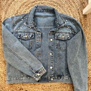 Denim jacket with pearl detail. SM/M